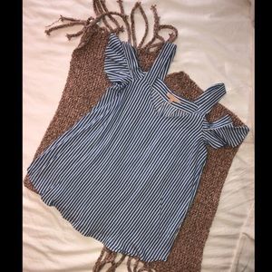 Gibson Latimer cold shoulder blouse